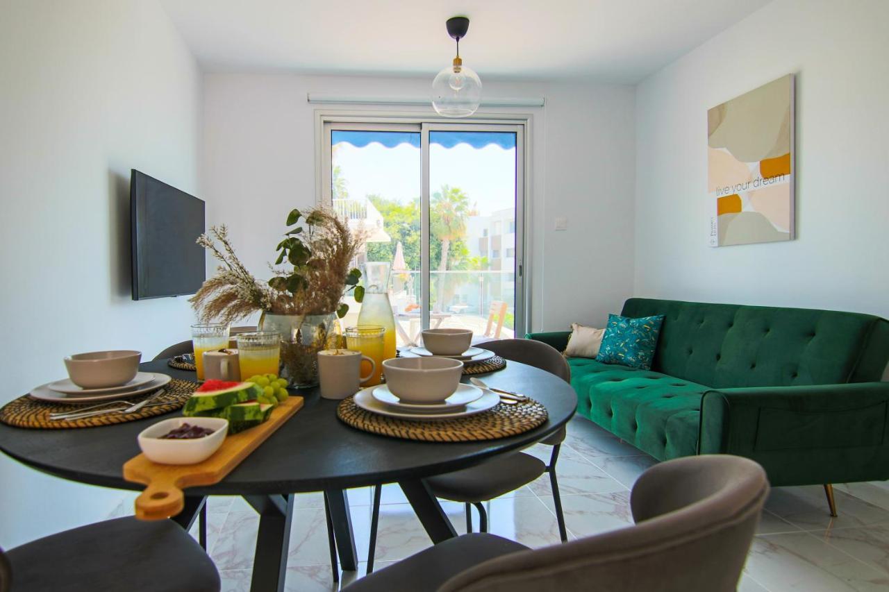 Апартаменты Phaedrus Living Seaside Luxury Flat Athina 21 Пафос Экстерьер фото